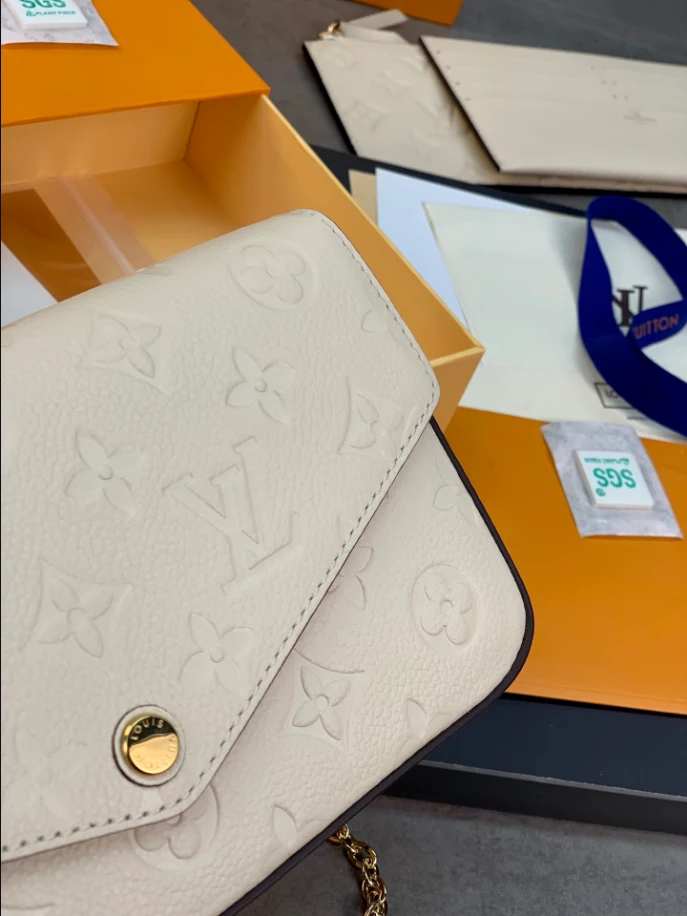 Pochette Félicie Monogram Empreinte Leather – LB248