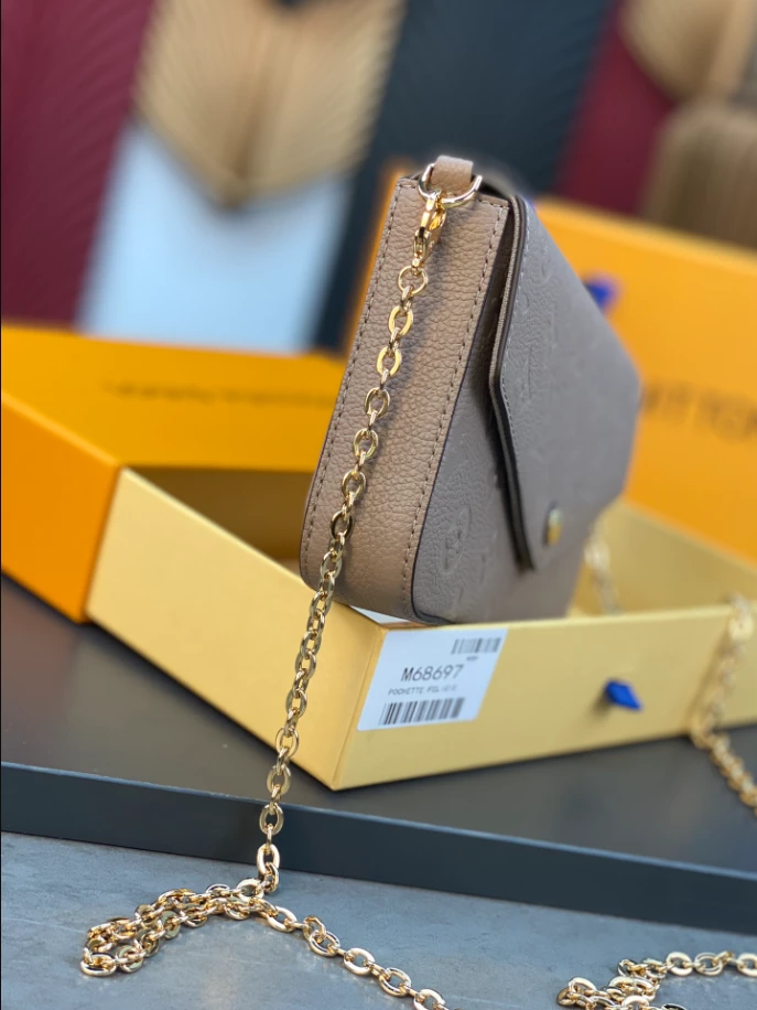 Pochette Félicie Monogram Empreinte Leather – LB249