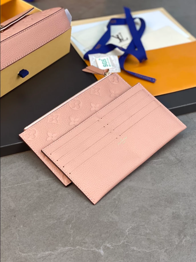 Pochette Félicie Monogram Empreinte Leather – LB250