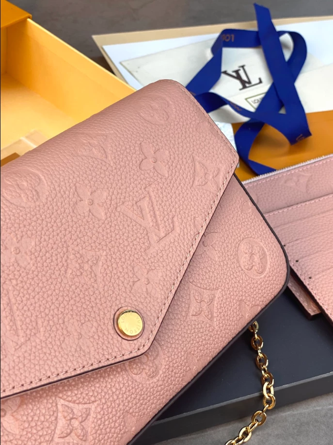 Pochette Félicie Monogram Empreinte Leather – LB250