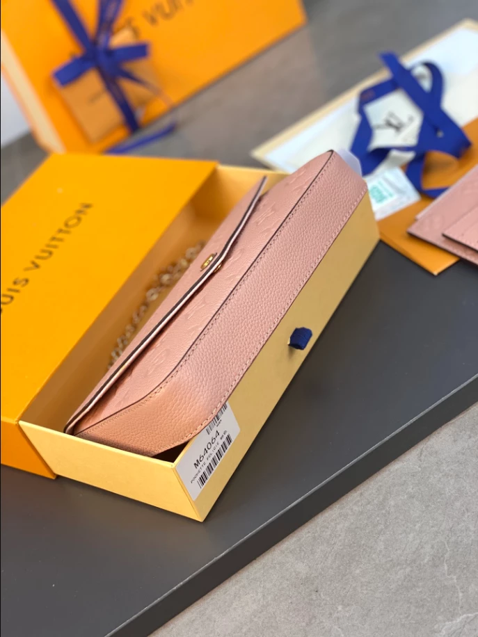 Pochette Félicie Monogram Empreinte Leather – LB250