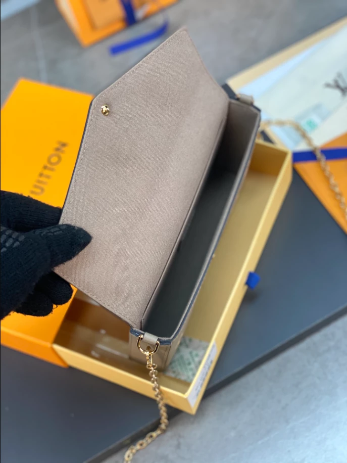 Pochette Félicie Monogram Empreinte Leather – LB255