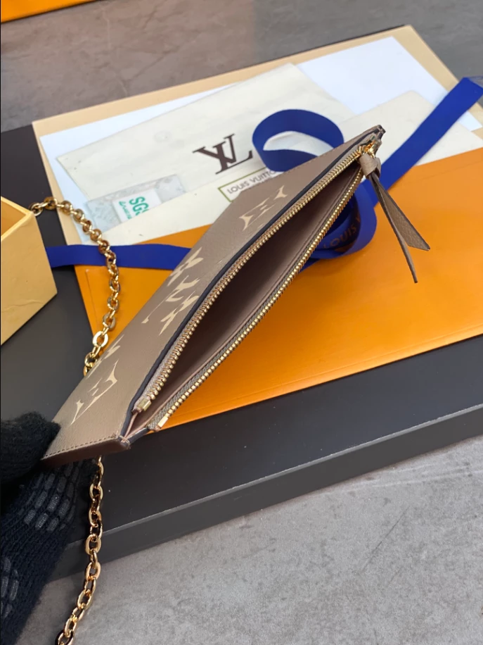 Pochette Félicie Monogram Empreinte Leather – LB255