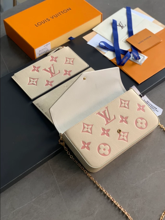 Pochette Félicie Monogram Empreinte Leather – LB256