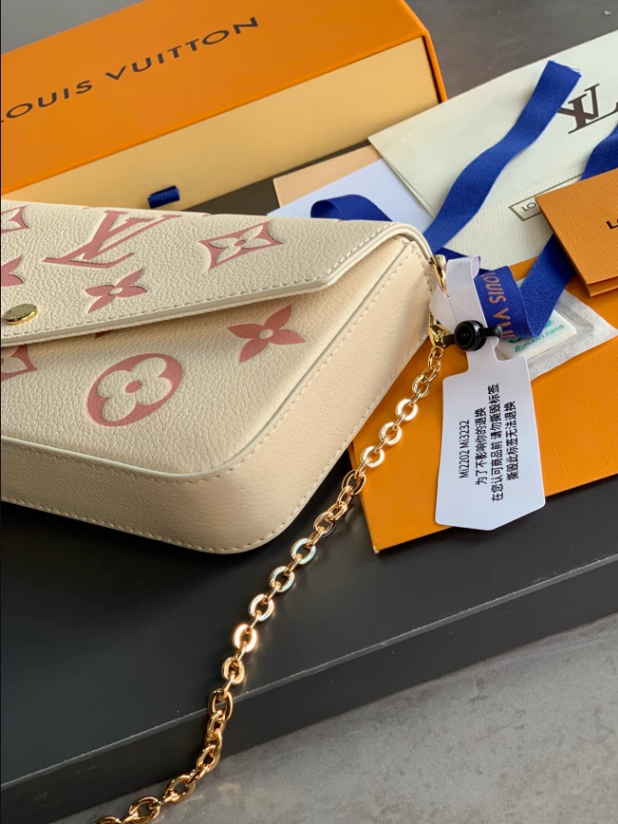 Pochette Félicie Monogram Empreinte Leather – LB256