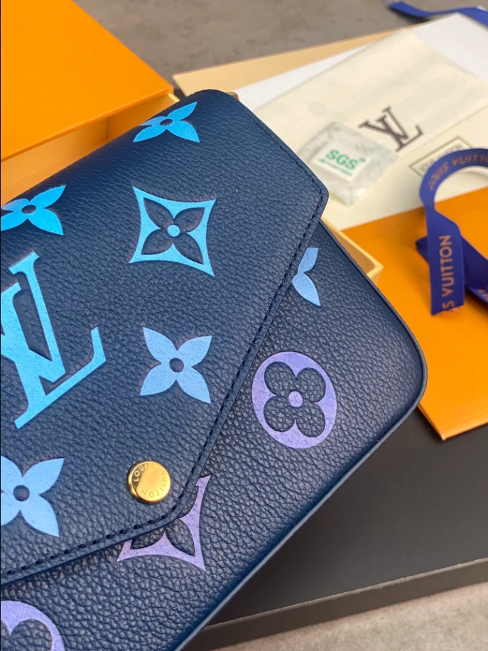 Pochette Félicie Monogram Empreinte Leather – LB254