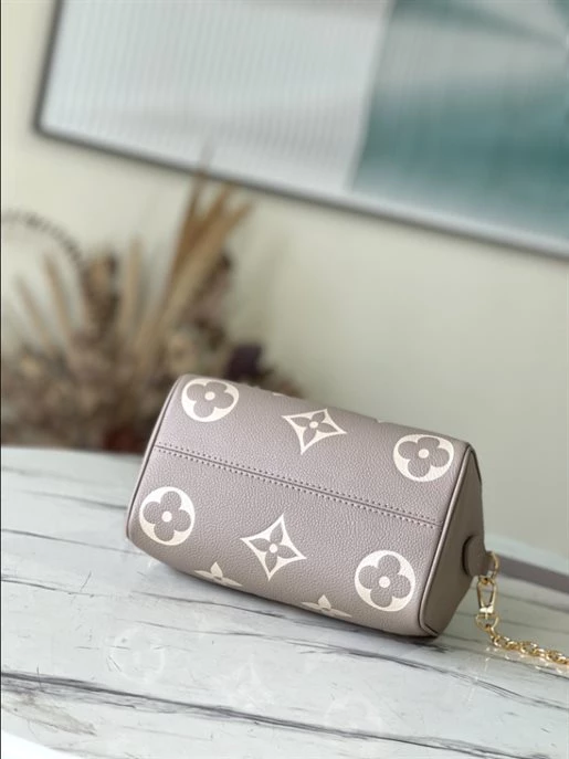 Speedy Bandoulière 20 Monogram Empreinte Leather – LB213
