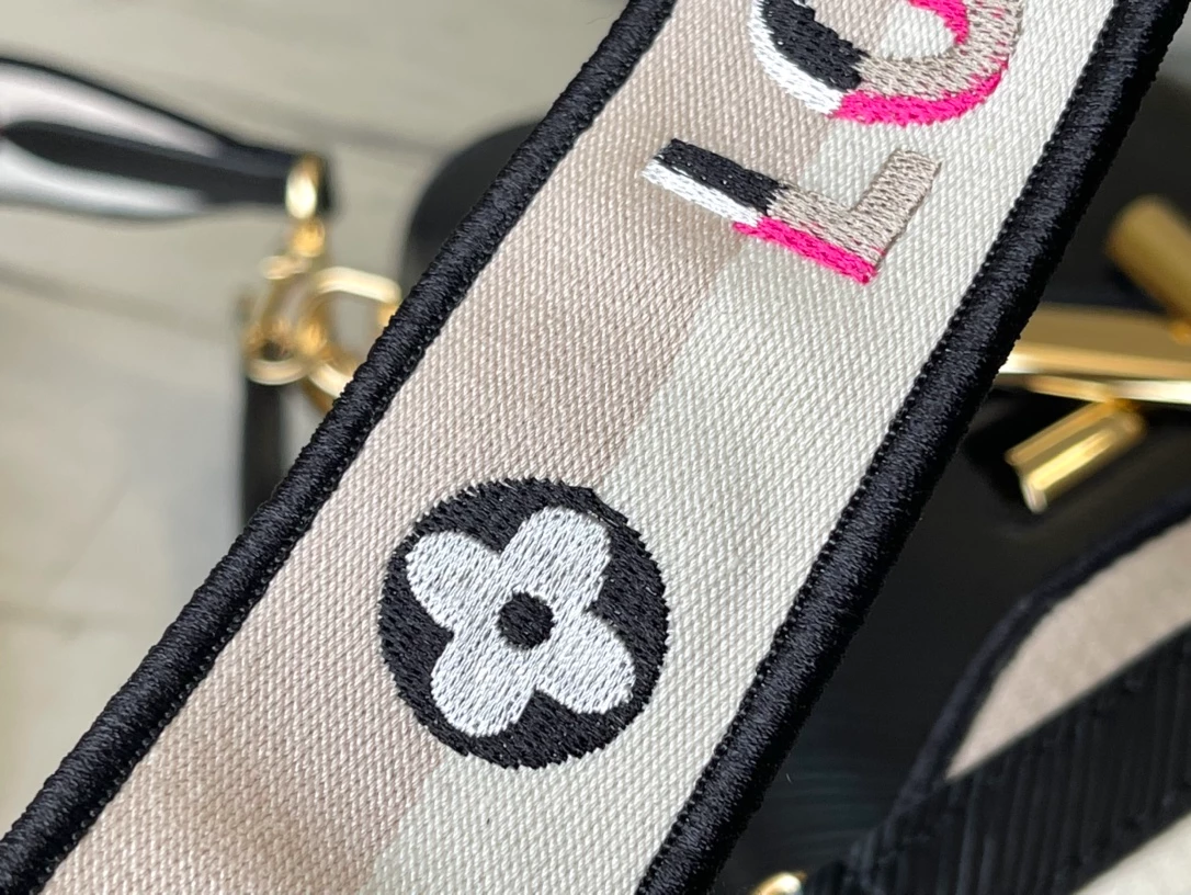 Twist MM handbag – LB290