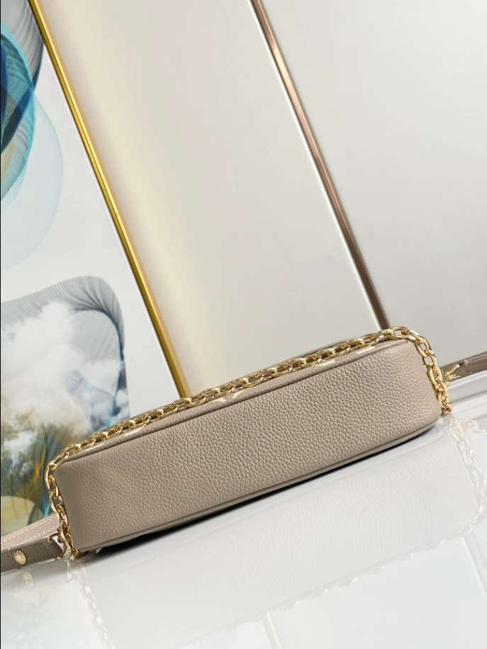 Wallet On Chain Ivy Bicolour Monogram Empreinte Leather – LB242