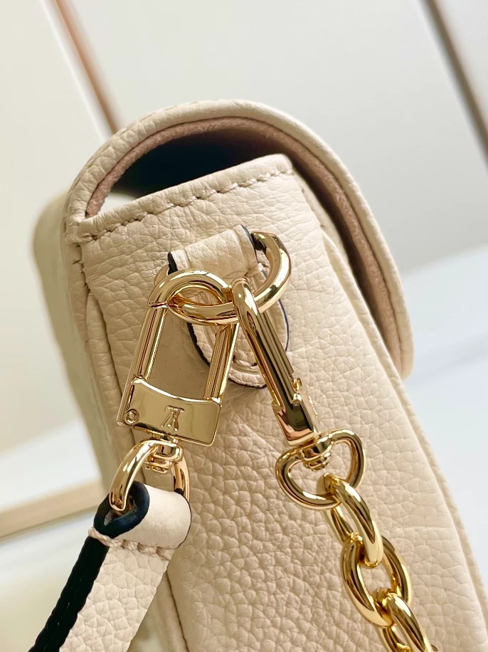Wallet On Chain Ivy Monogram Empreinte Leather – LB240