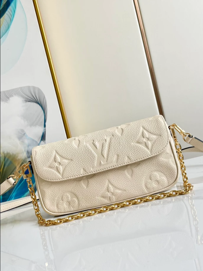 Wallet On Chain Ivy Monogram Empreinte Leather – LB240