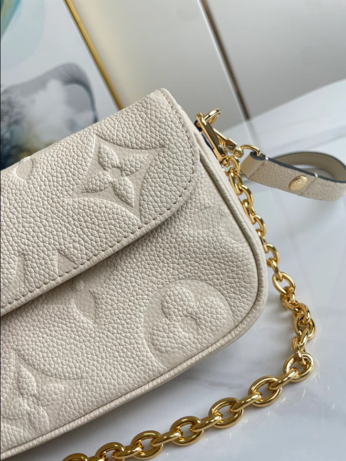 Wallet On Chain Ivy Monogram Empreinte Leather – LB240