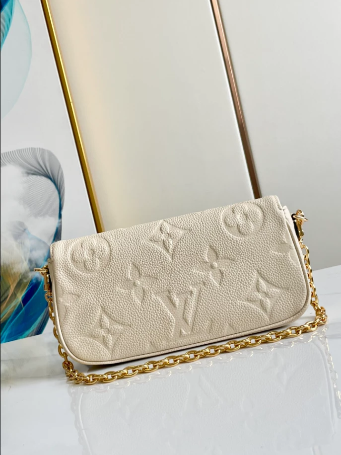 Wallet On Chain Ivy Monogram Empreinte Leather – LB240