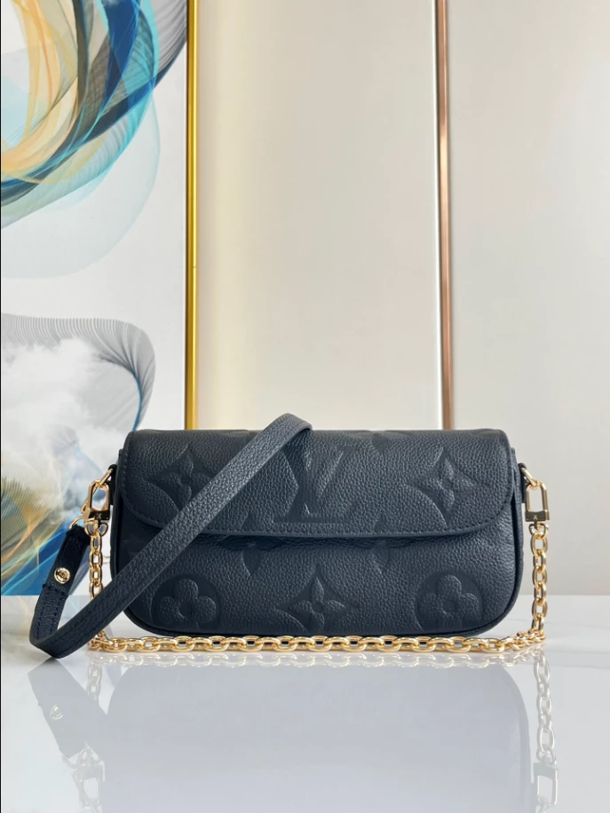 Wallet On Chain Ivy Monogram Empreinte Leather – LB241