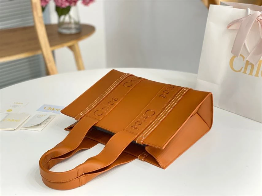 Chloé Medium Woody Tote Bag - MB001