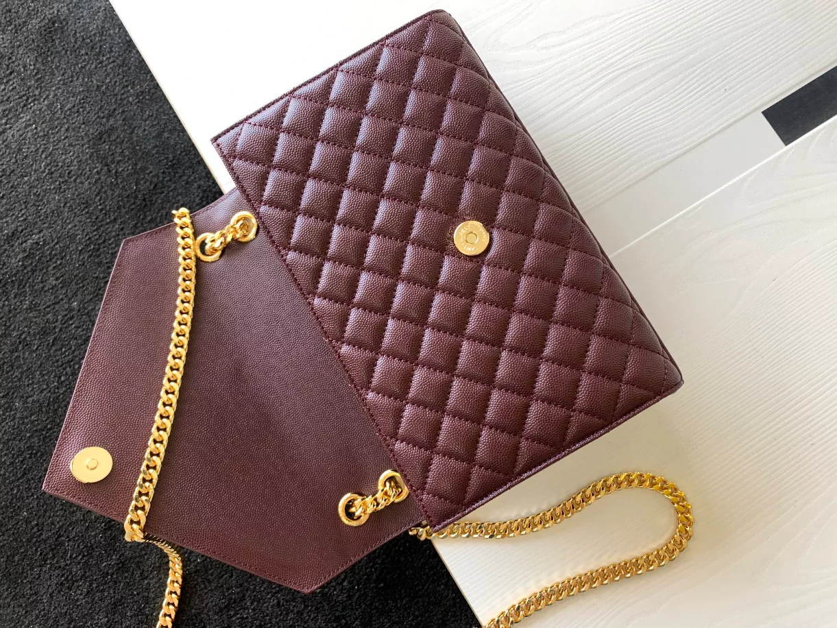 Envelope Medium in Quilted Grain de Poudre Embossed Leather Bag - YB027