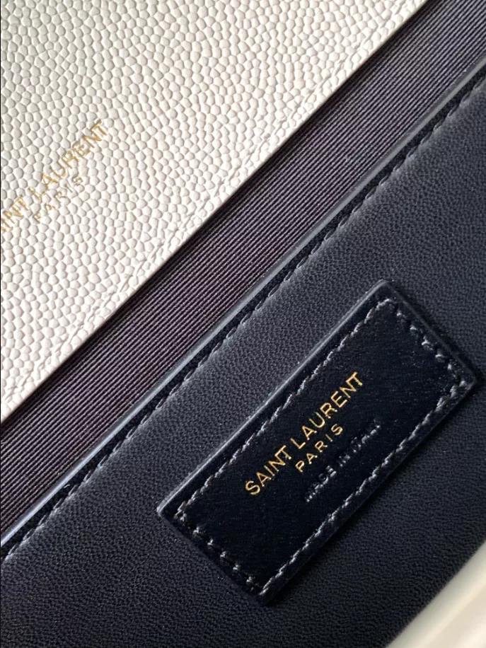 Envelope Medium in Quilted Grain de Poudre Embossed Leather Bag - YB029