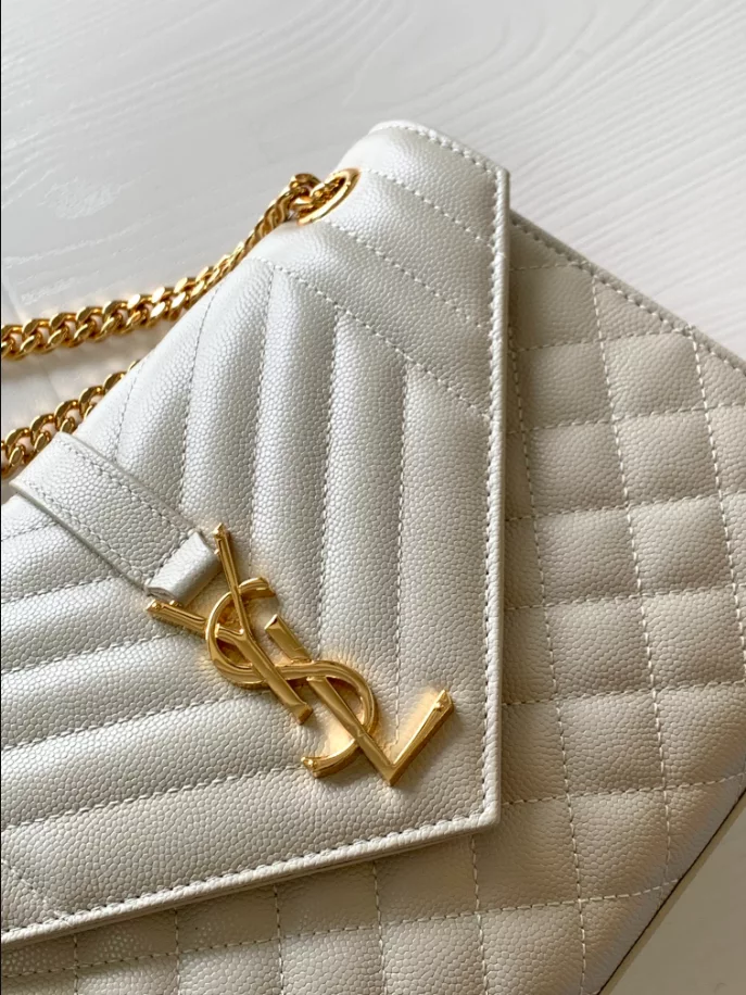 Envelope Medium in Quilted Grain de Poudre Embossed Leather Bag - YB029