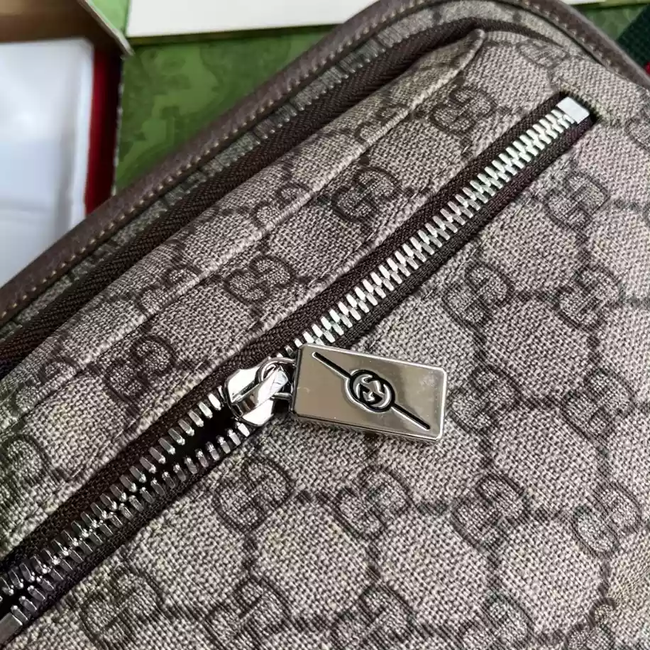 GG belt bag in beige and ebony GG Supreme – GB222