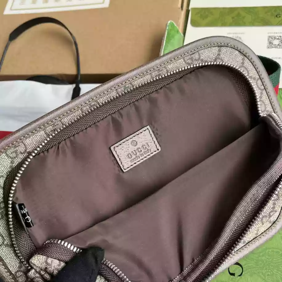 GG belt bag in beige and ebony GG Supreme – GB222