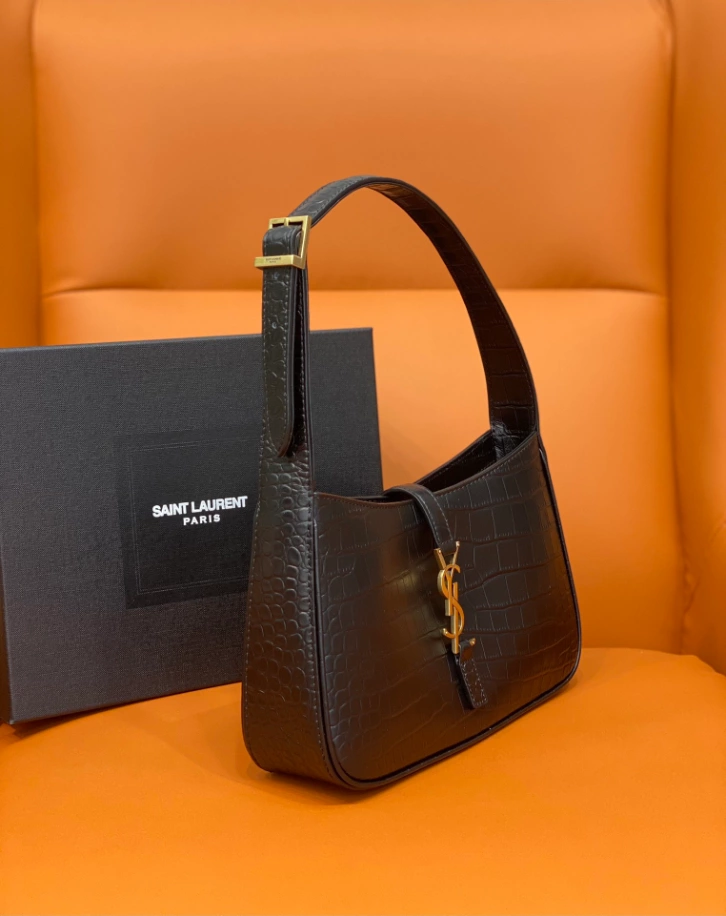 LE 5 à 7 in Crocodile-Embossed Shiny Leather Bag - YB026