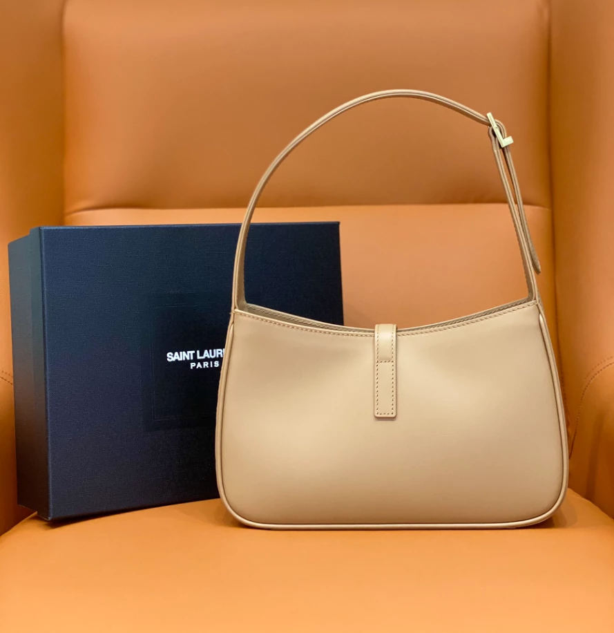 LE 5 à 7 in smooth leather Bag - YB014