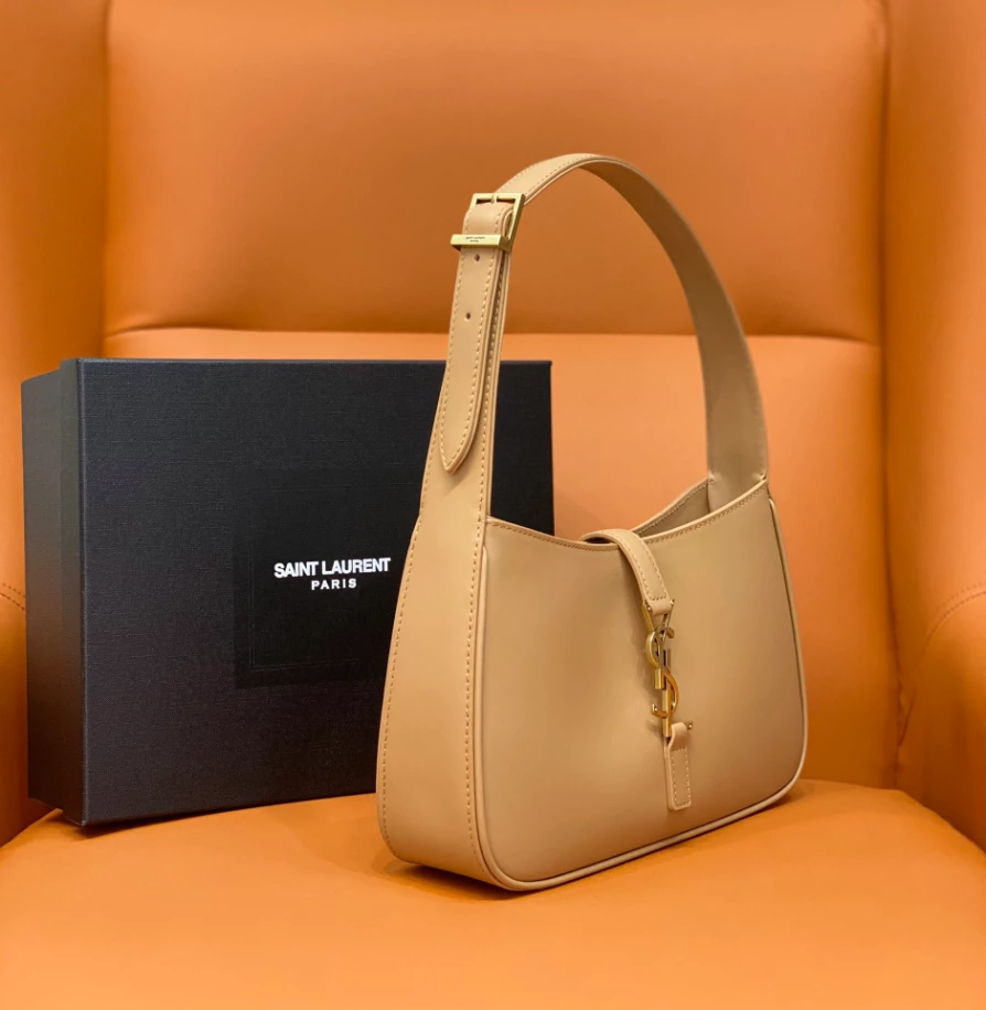 LE 5 à 7 in smooth leather Bag - YB014