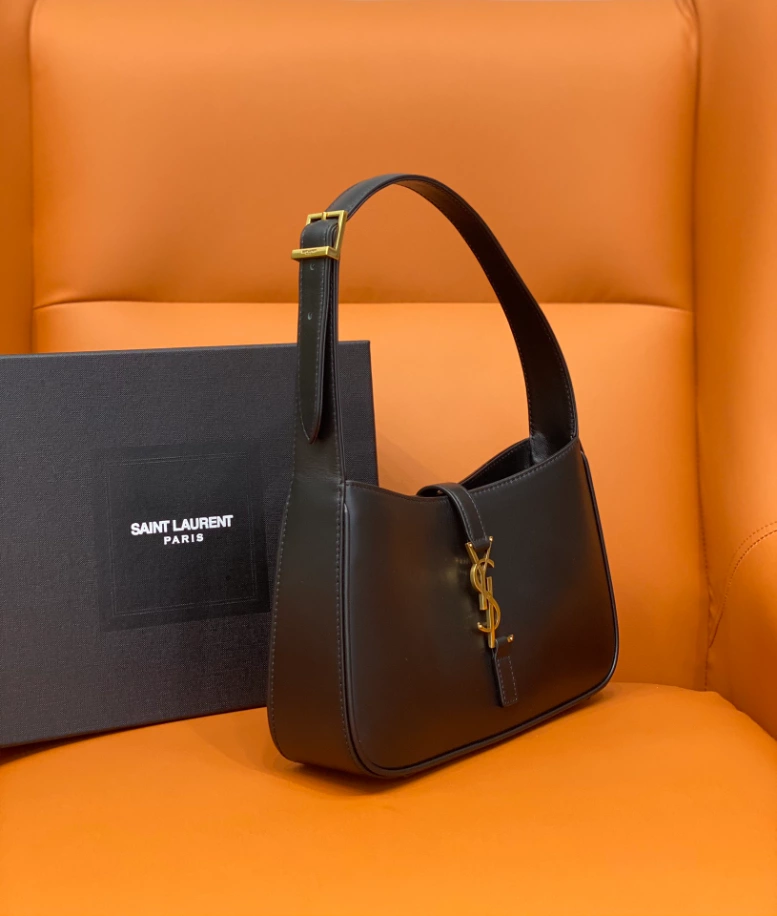 LE 5 à 7 in smooth leather Bag - YB015