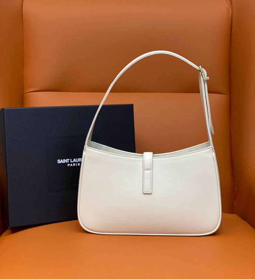 LE 5 à 7 in smooth leather Bag - YB016