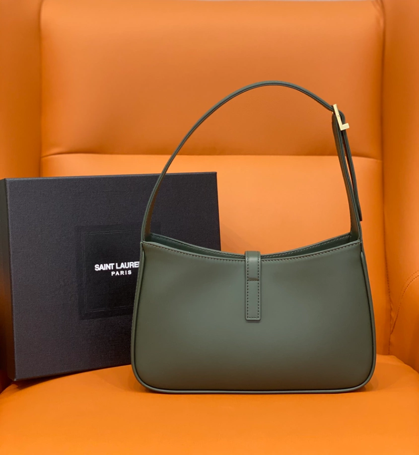 LE 5 à 7 in smooth leather Bag - YB017