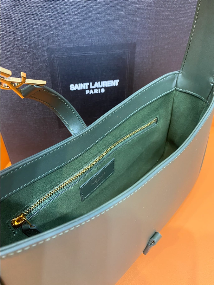 LE 5 à 7 in smooth leather Bag - YB017