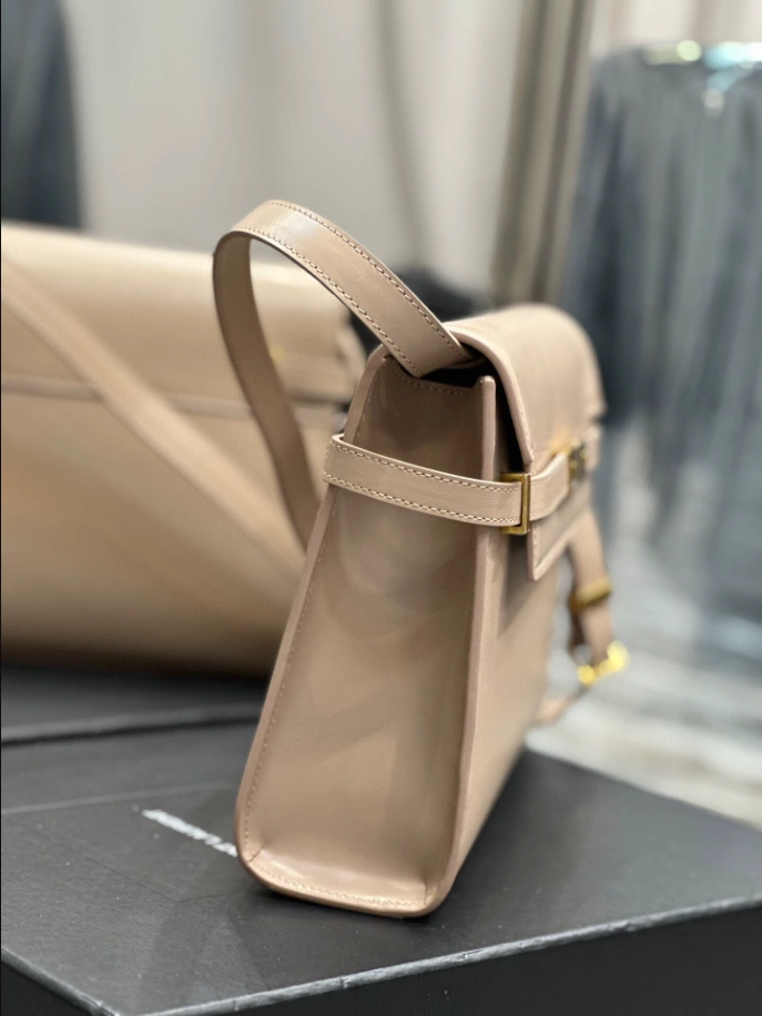 Manhattan Small Shoulder Bag in Box Saint Laurent - YB057