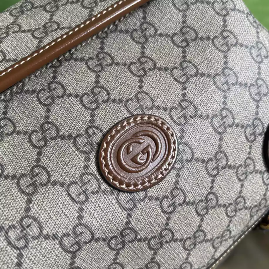 Medium Backpack with Interlocking G in Beige GG Supreme - GB250