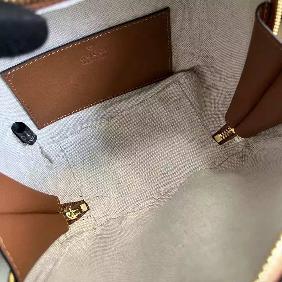 Gucci Blondie Top Handle Bag – GB282