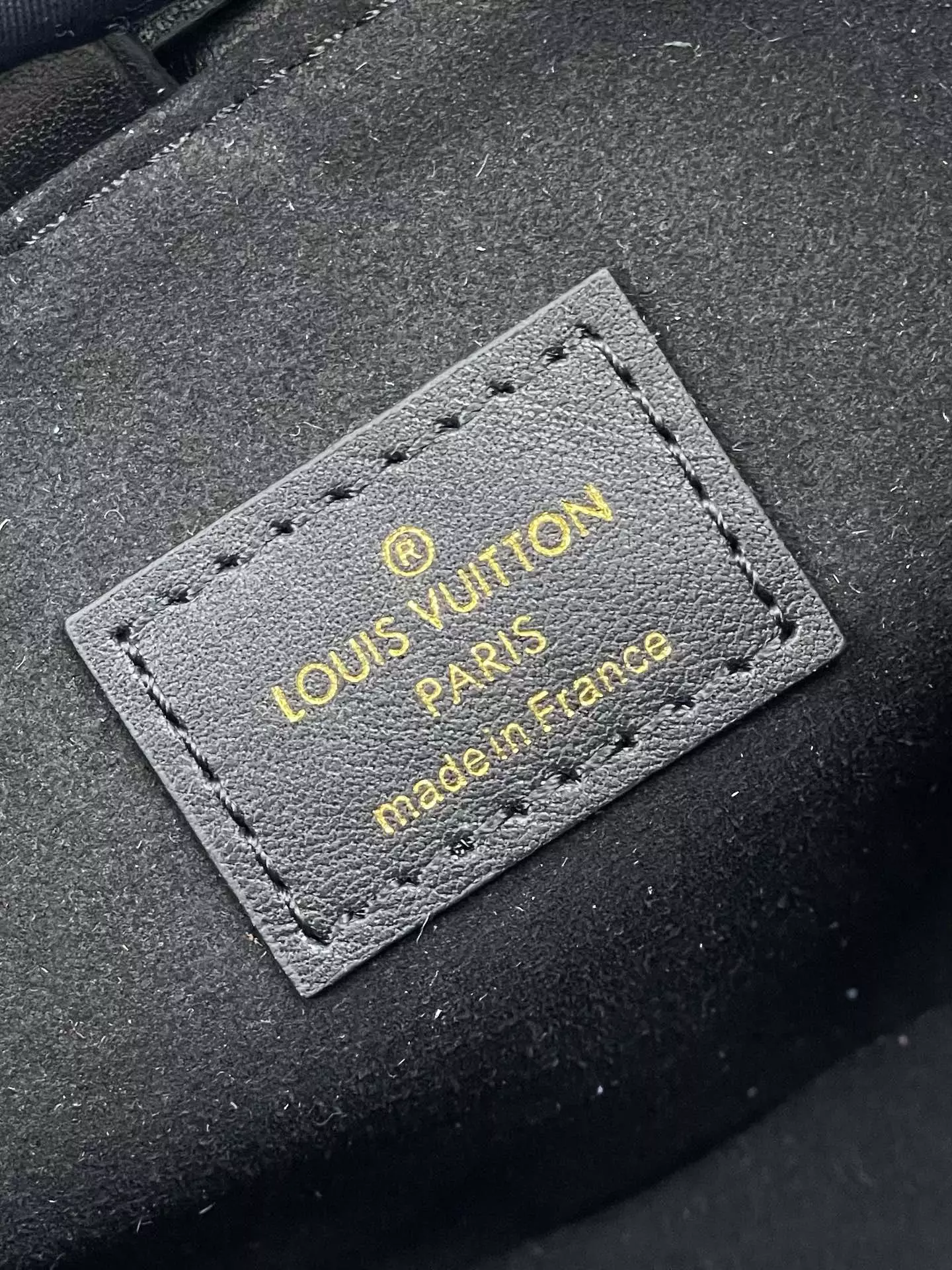 Noé Purse LV Charms Black Leather
