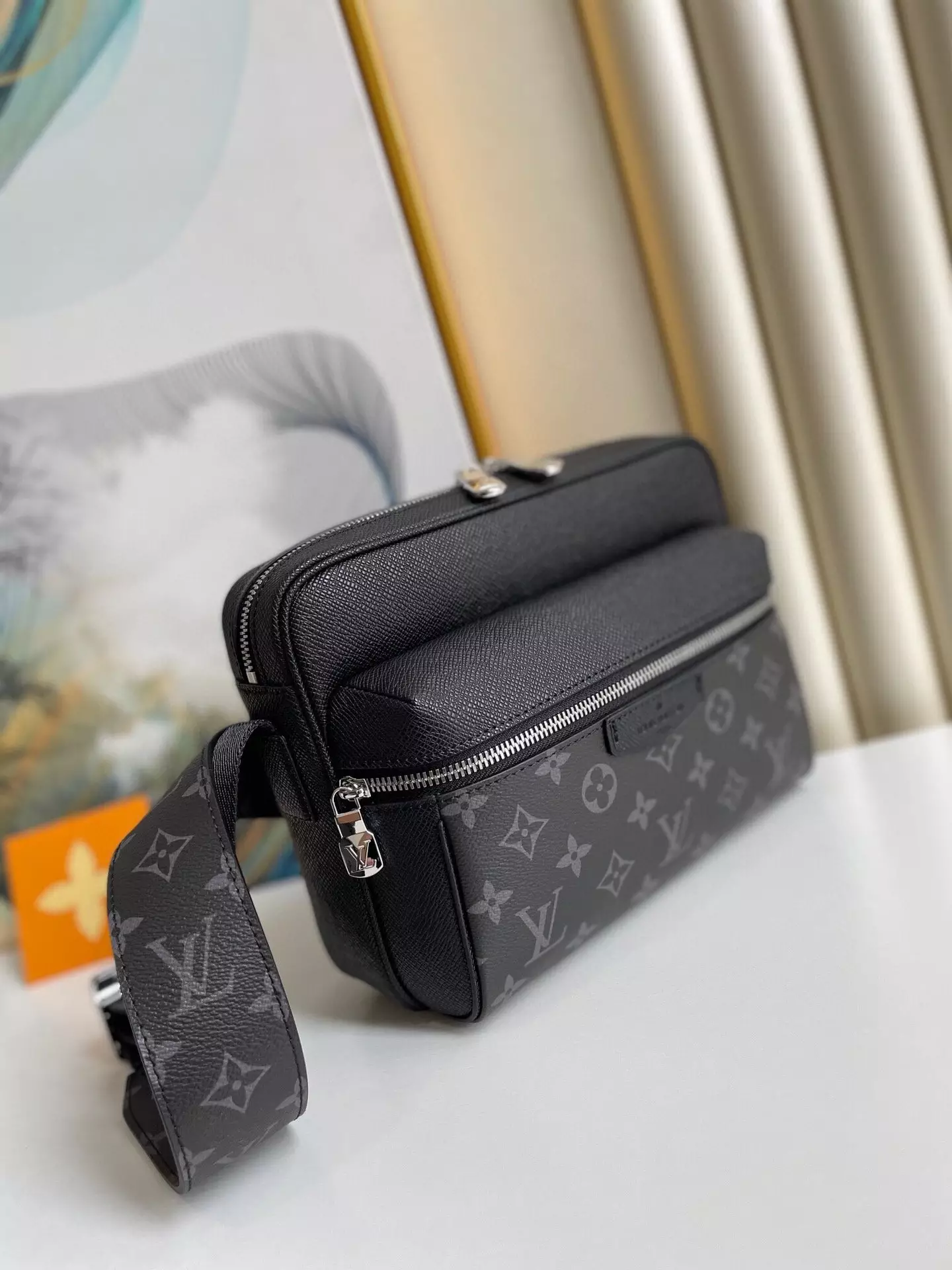 Outdoor Messenger Taigarama Black
