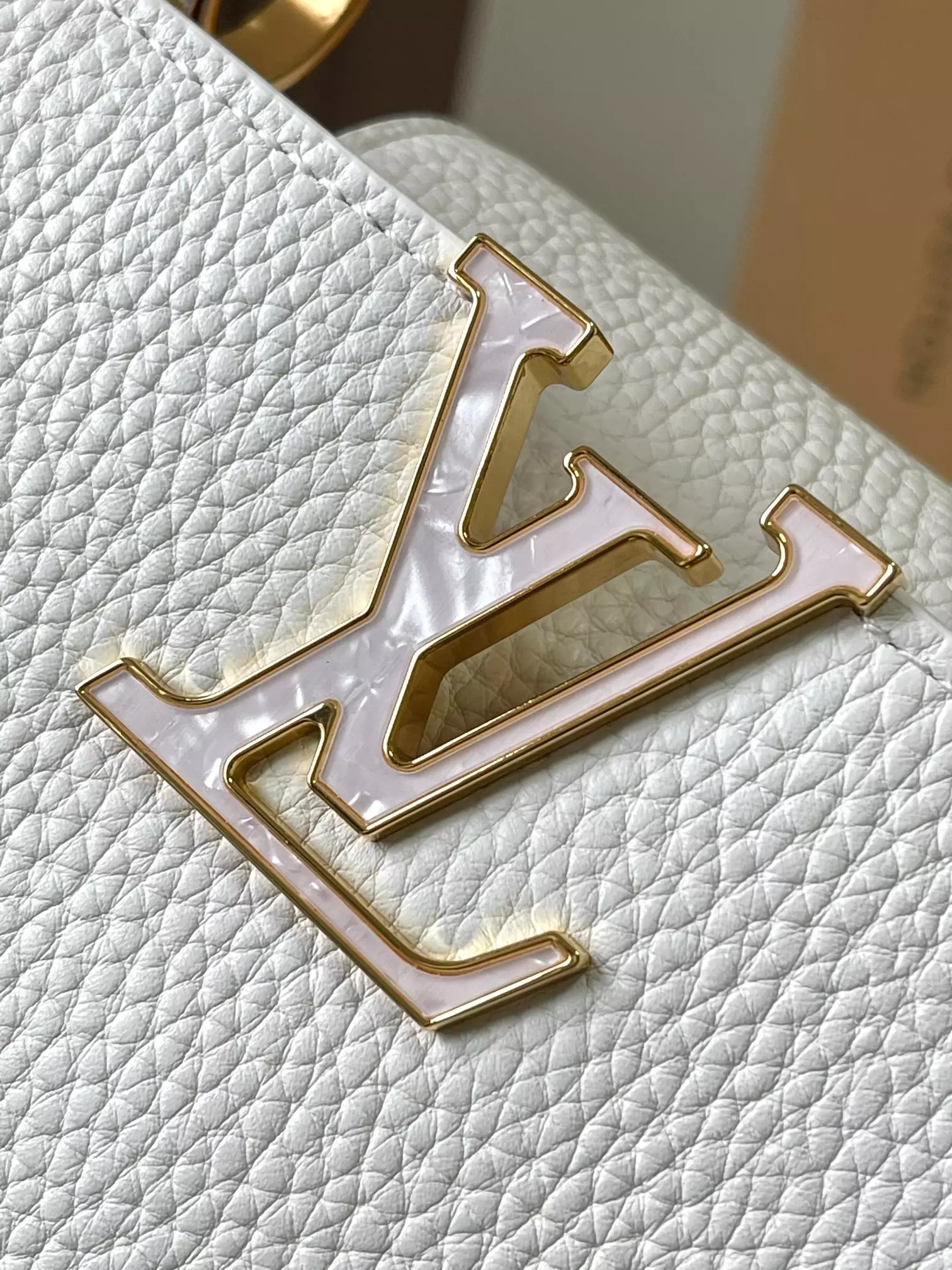 LV Capucines Mini Capushell in Snow White