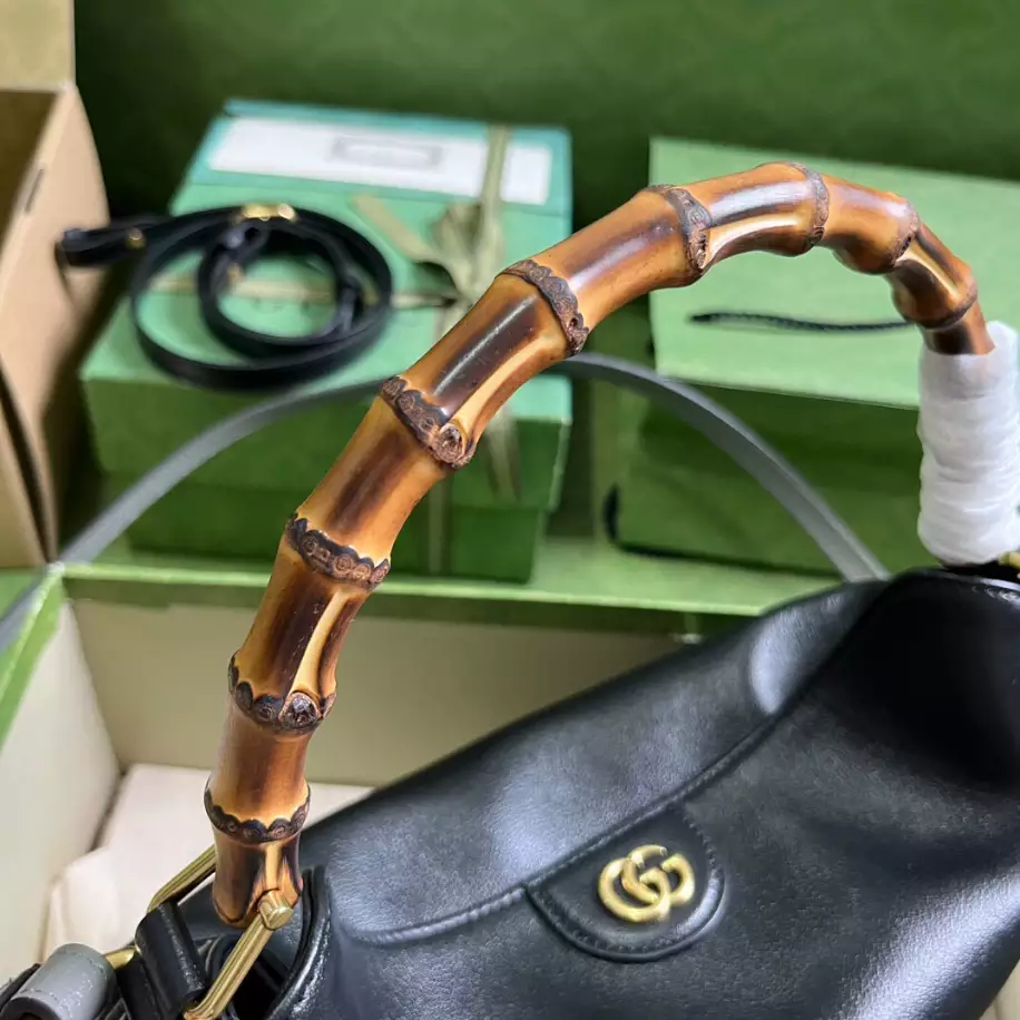 Gucci Diana Medium Shoulder Bag – GB293