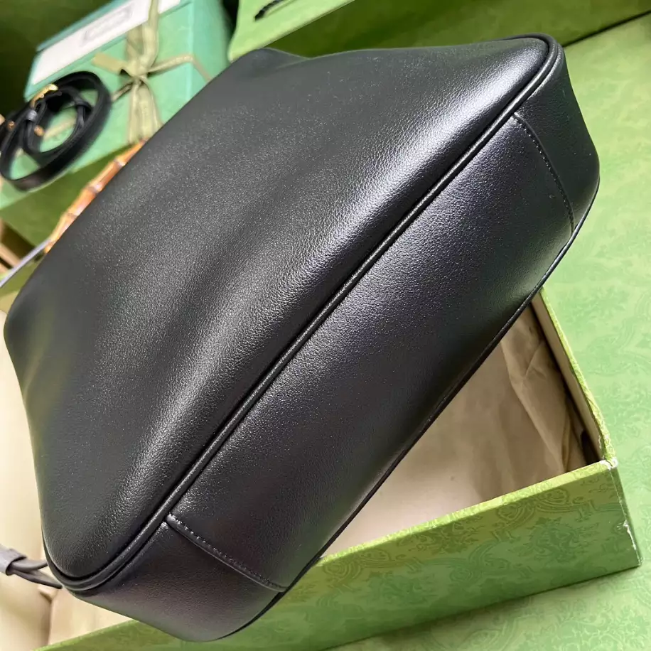 Gucci Diana Medium Shoulder Bag – GB293