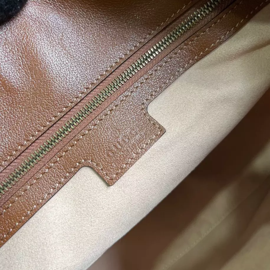Gucci Diana Medium Shoulder Bag – GB295