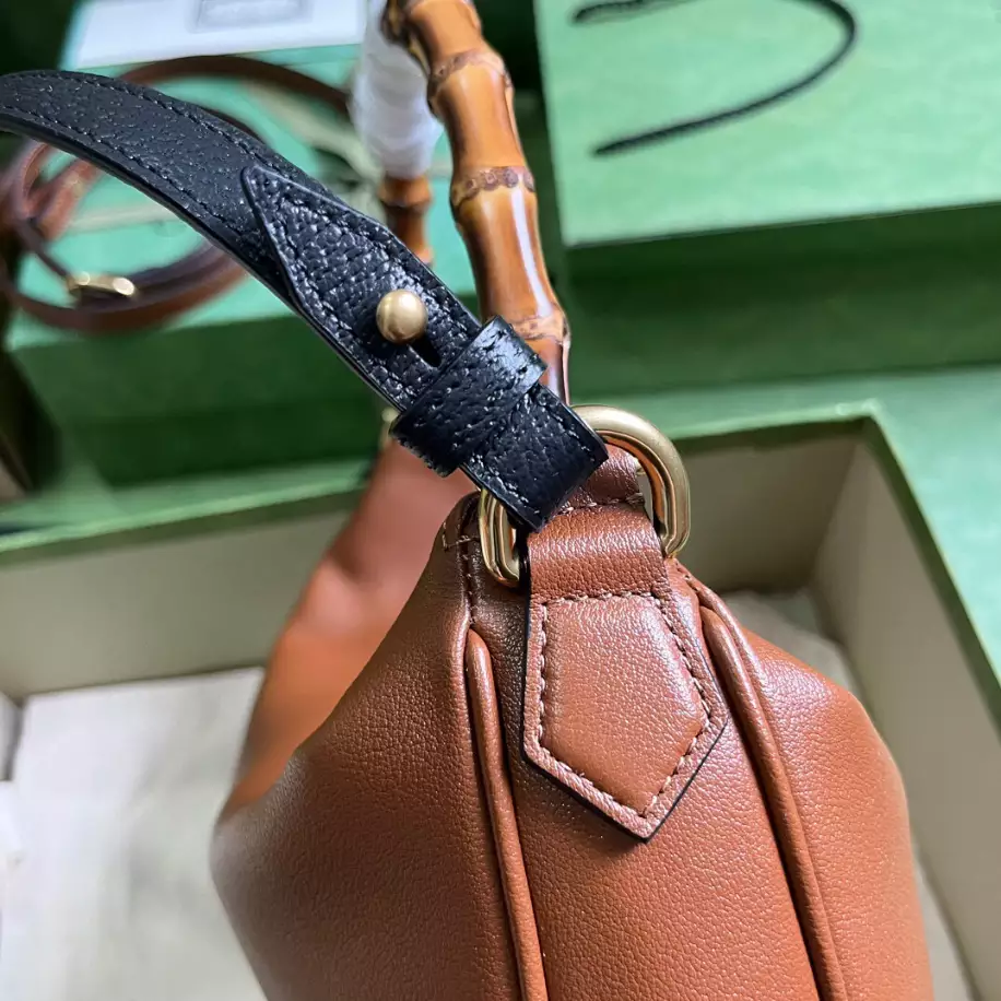 Gucci Diana Medium Shoulder Bag – GB295