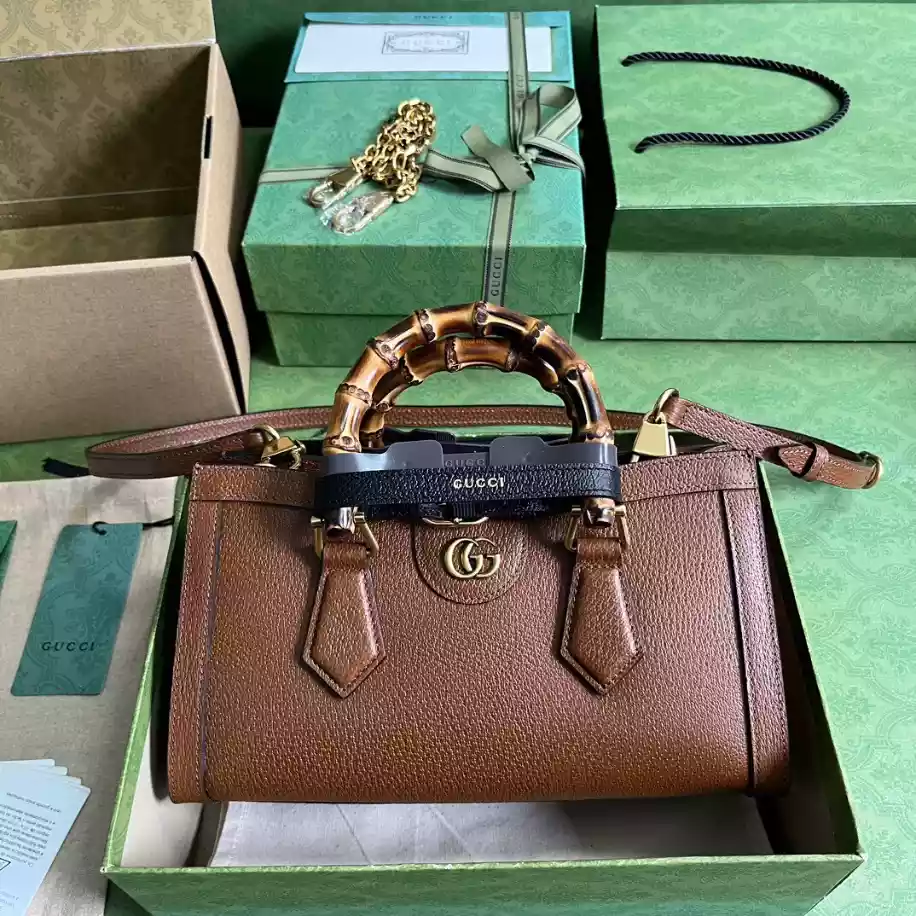 Gucci Diana Small Shoulder Bag – GB289