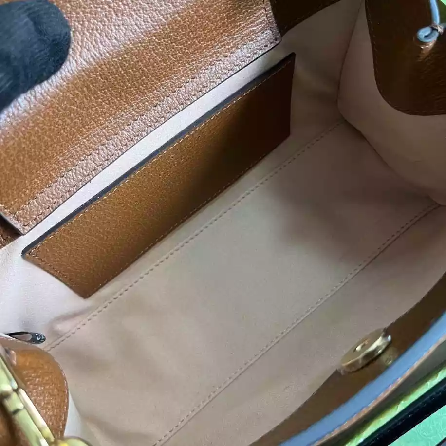 Gucci Diana Small Shoulder Bag – GB289