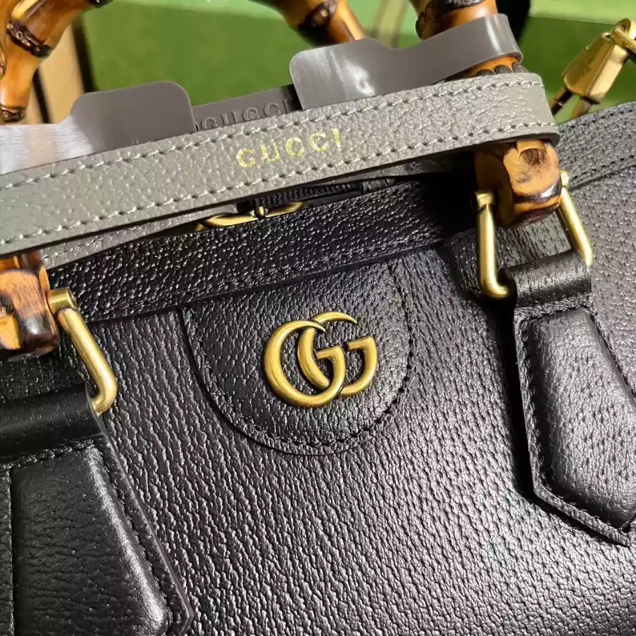 Gucci Diana Small Shoulder Bag – GB290