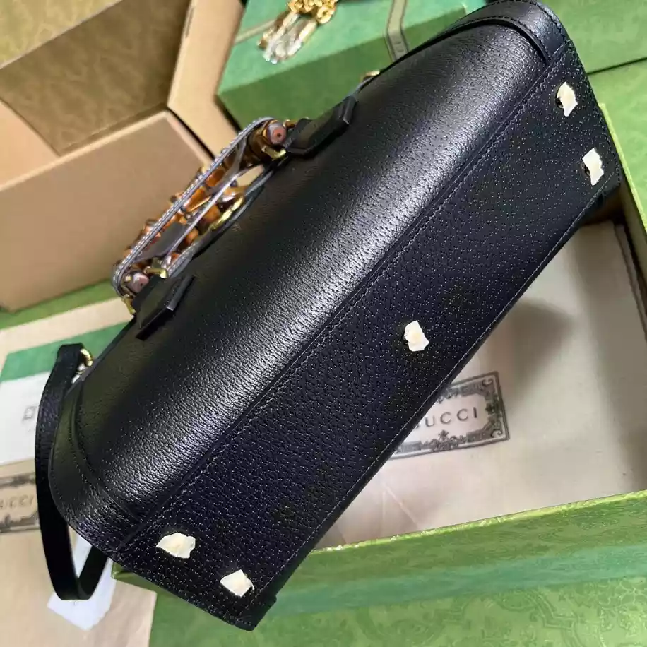 Gucci Diana Small Shoulder Bag – GB290