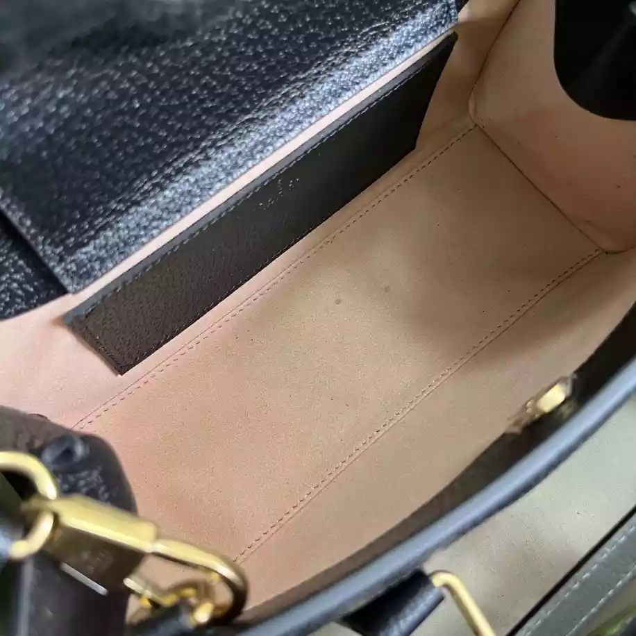 Gucci Diana Small Shoulder Bag – GB290