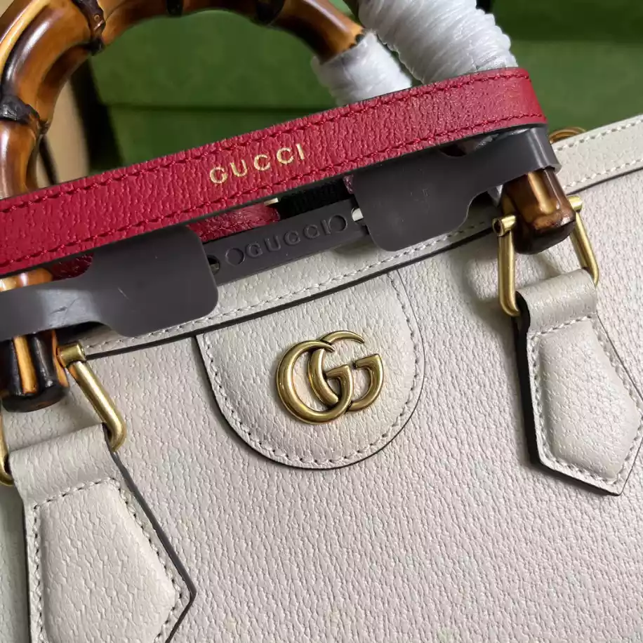 Gucci Diana Small Shoulder Bag – GB292