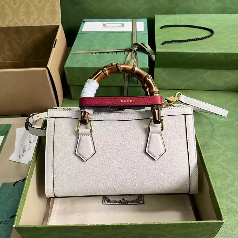 Gucci Diana Small Shoulder Bag – GB292
