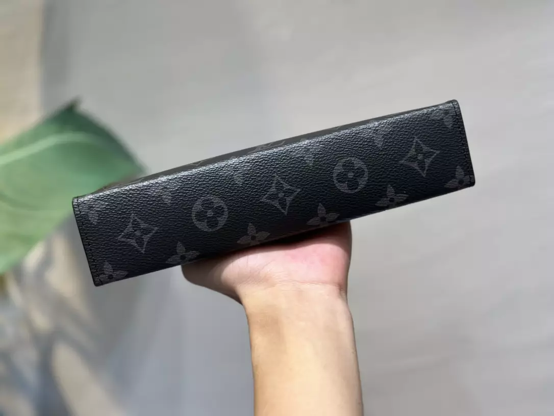 Gaston Wearable Wallet Monogram Eclipse Reverse