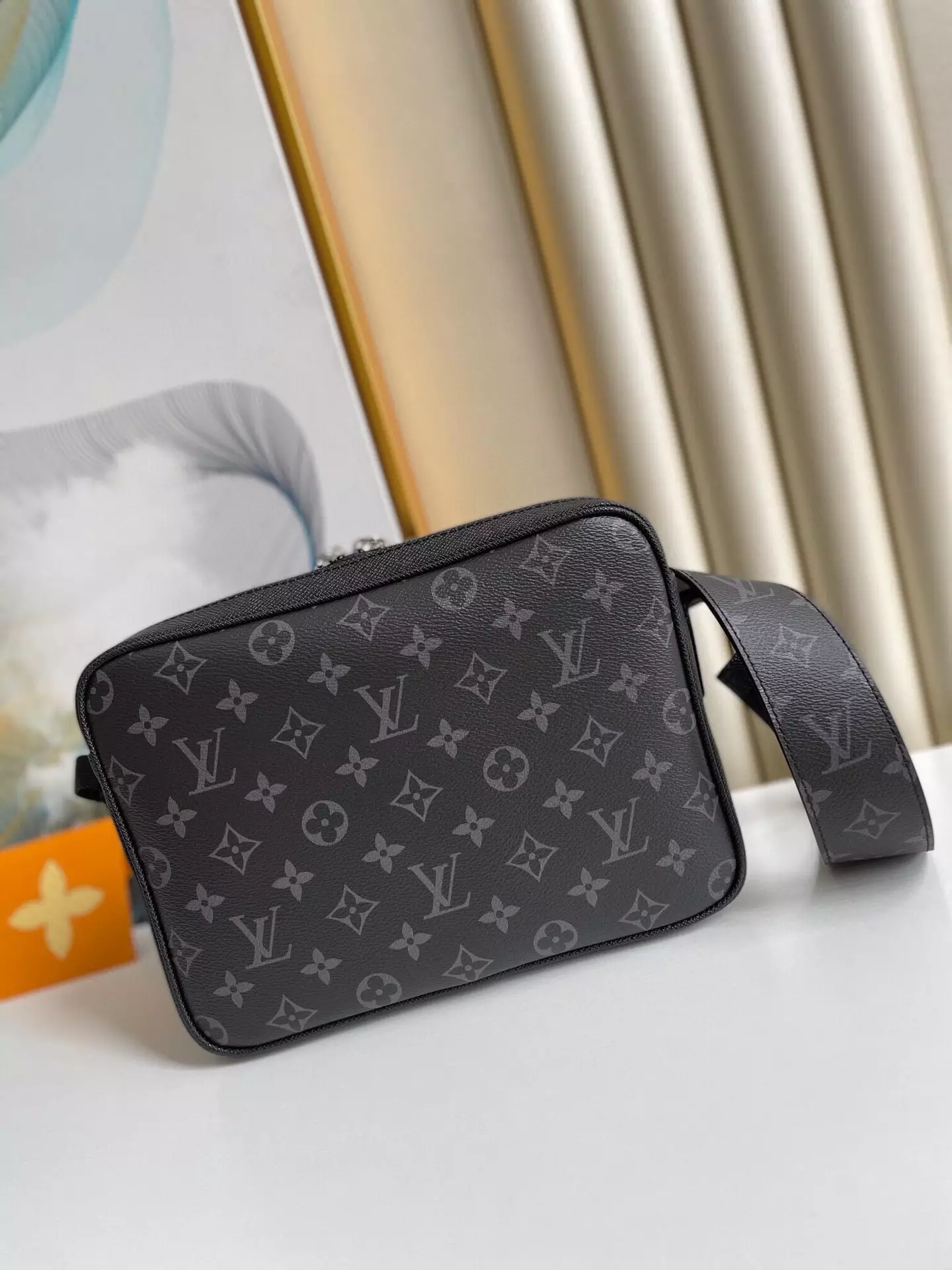 Outdoor Messenger Taigarama Black